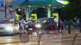 Șoferul unei Dacia Logan, bătut în trafic de un bărbat care conduce un BMW. S-a năpustit cu o croșă de golf, iar iubita a lovit cu picioarele mașina victimei